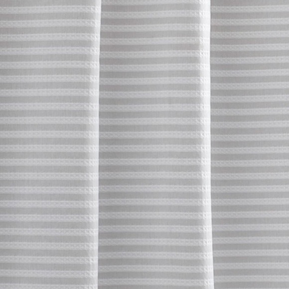 NWT Vera Wang 100% Cotton Lightweight Shower Curtain 70" x 72" Seersucker - Picture 3 of 5